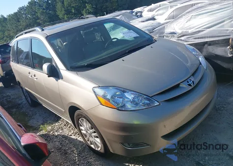 2010 Toyota Sienna Xle z USA, uszkodzony, nr VIN 5TDYK4CC5AS307821